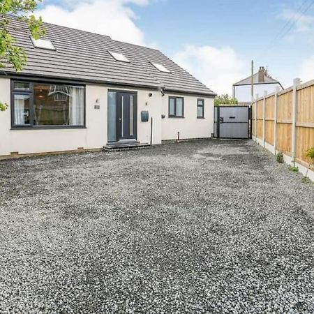 Modern Harrogate House Sleeps 10, Cinema Room & Hot Tub Eksteriør billede
