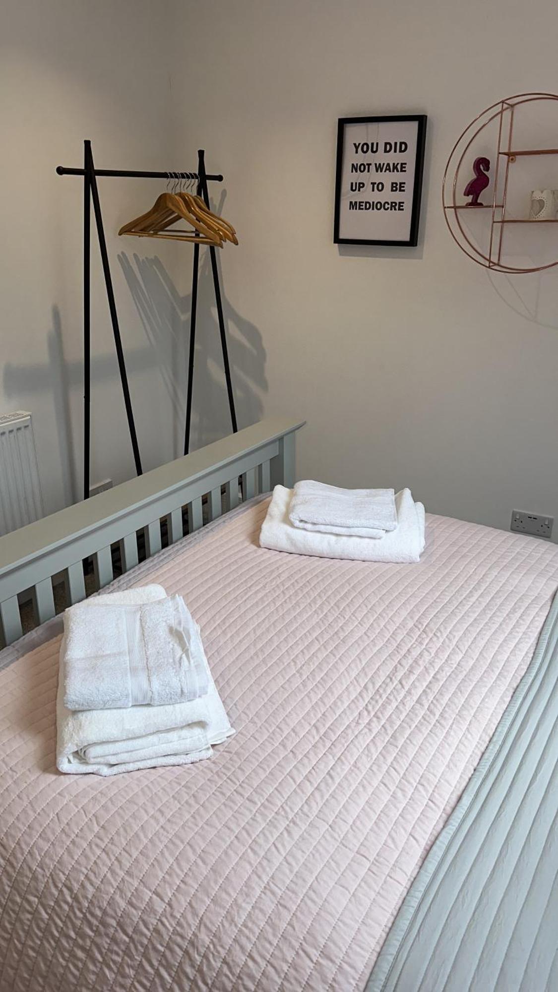 Modern Harrogate House Sleeps 10, Cinema Room & Hot Tub Eksteriør billede
