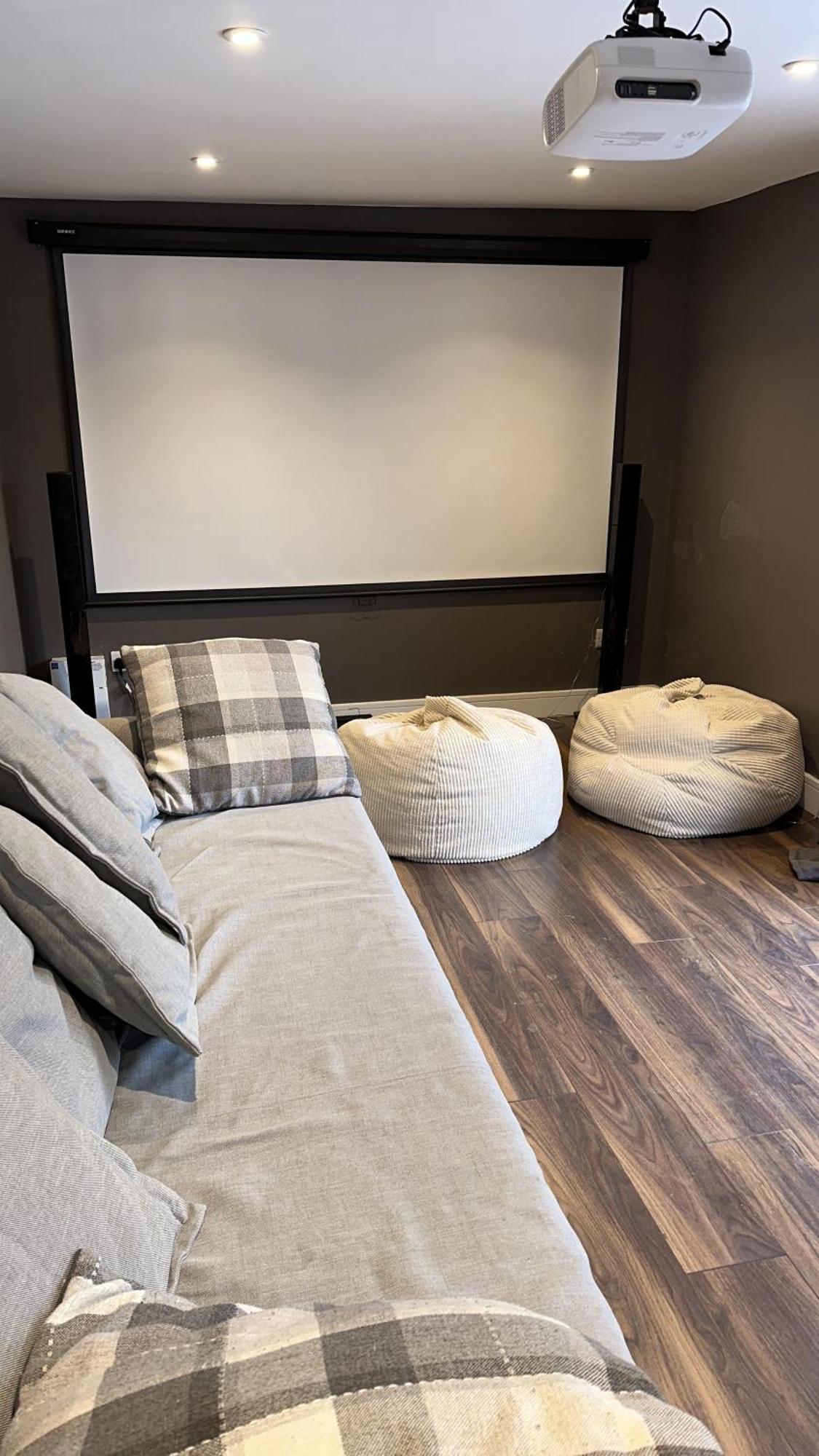 Modern Harrogate House Sleeps 10, Cinema Room & Hot Tub Eksteriør billede