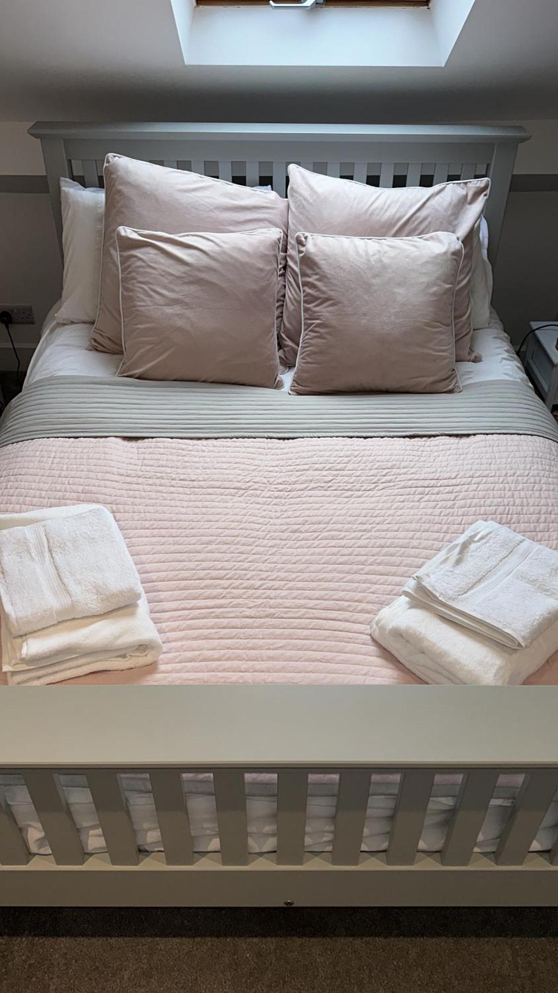 Modern Harrogate House Sleeps 10, Cinema Room & Hot Tub Eksteriør billede