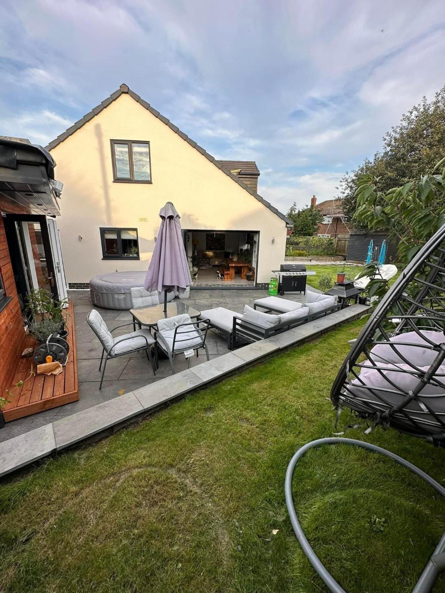 Modern Harrogate House Sleeps 10, Cinema Room & Hot Tub Eksteriør billede